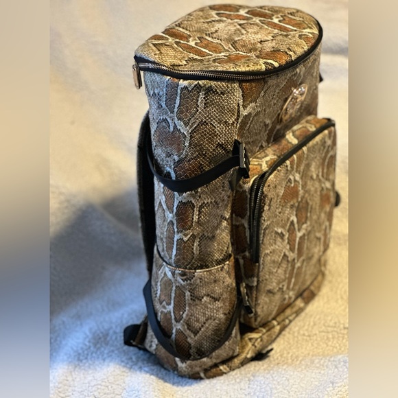 Backpack - Picture 5 of 5